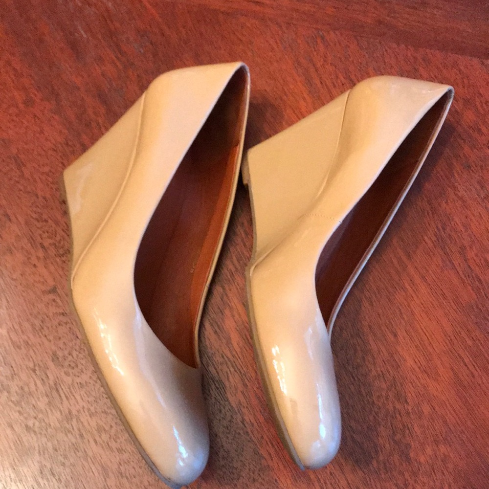 Via Spiga Farley Patent Wedge - Picture 2 of 6
